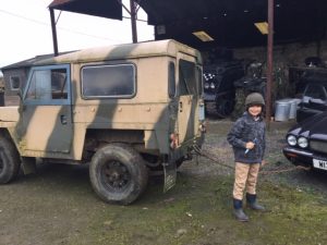 Diesel Light Weight Land Rover (TUN 317T)